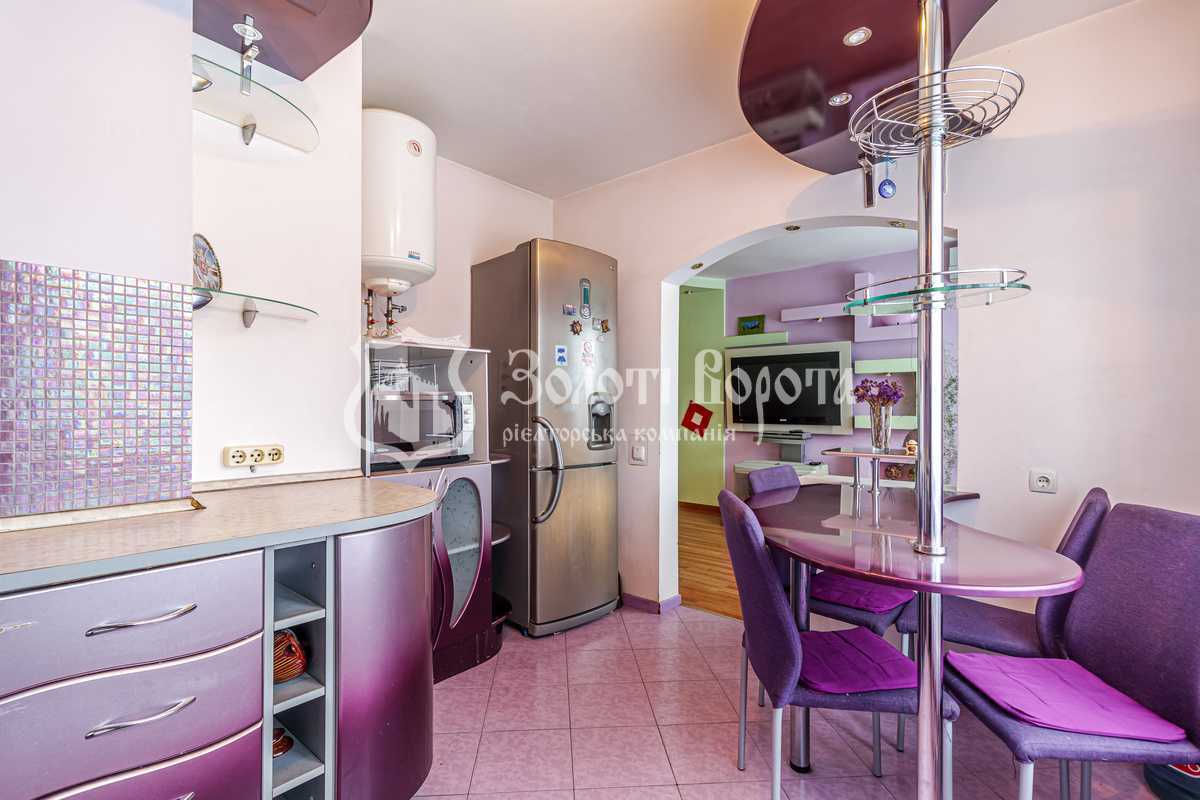 Продажа 3-комнатной квартиры 68 м², Героев Днепра ул., 32