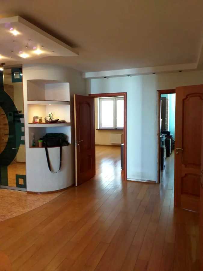 Продажа 3-комнатной квартиры 125 м², Раисы Окипной ул., 4