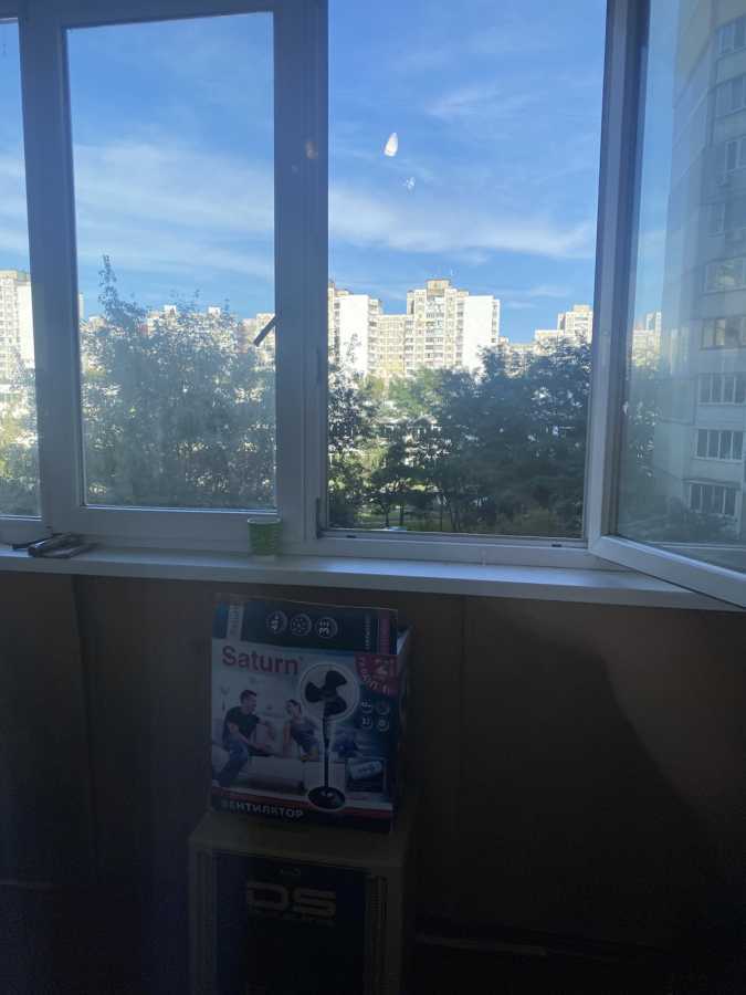 Продажа 3-комнатной квартиры 72.4 м², Ревуцкого ул., 13