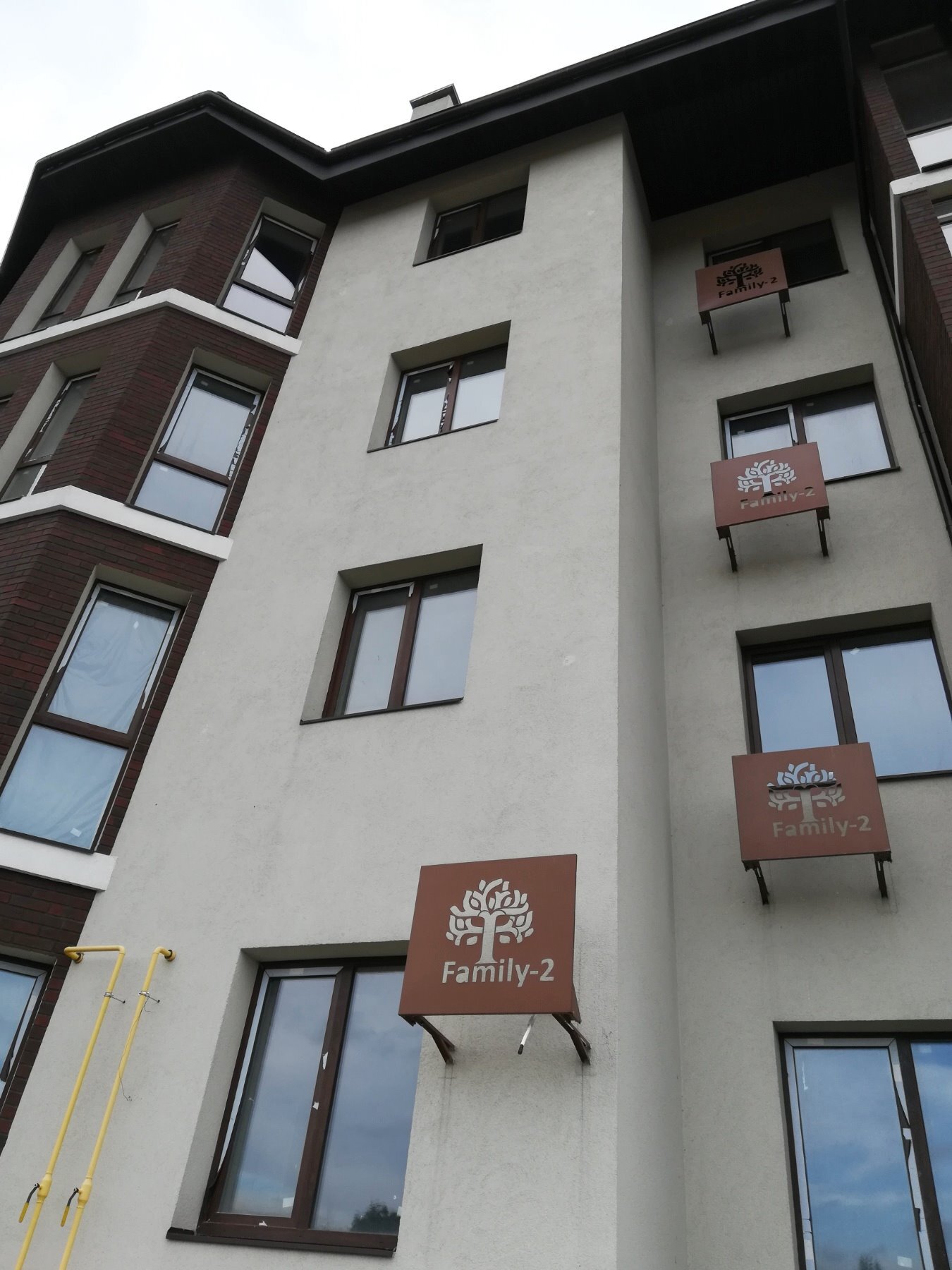 Продаж 3-кімнатної квартири 93 м², Сімейна вул., 3
