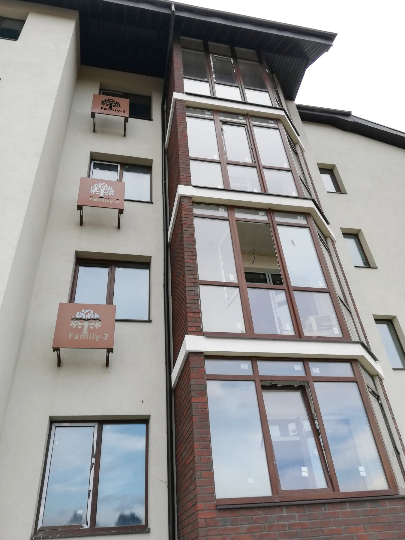 Продаж 3-кімнатної квартири 93 м², Сімейна вул., 3