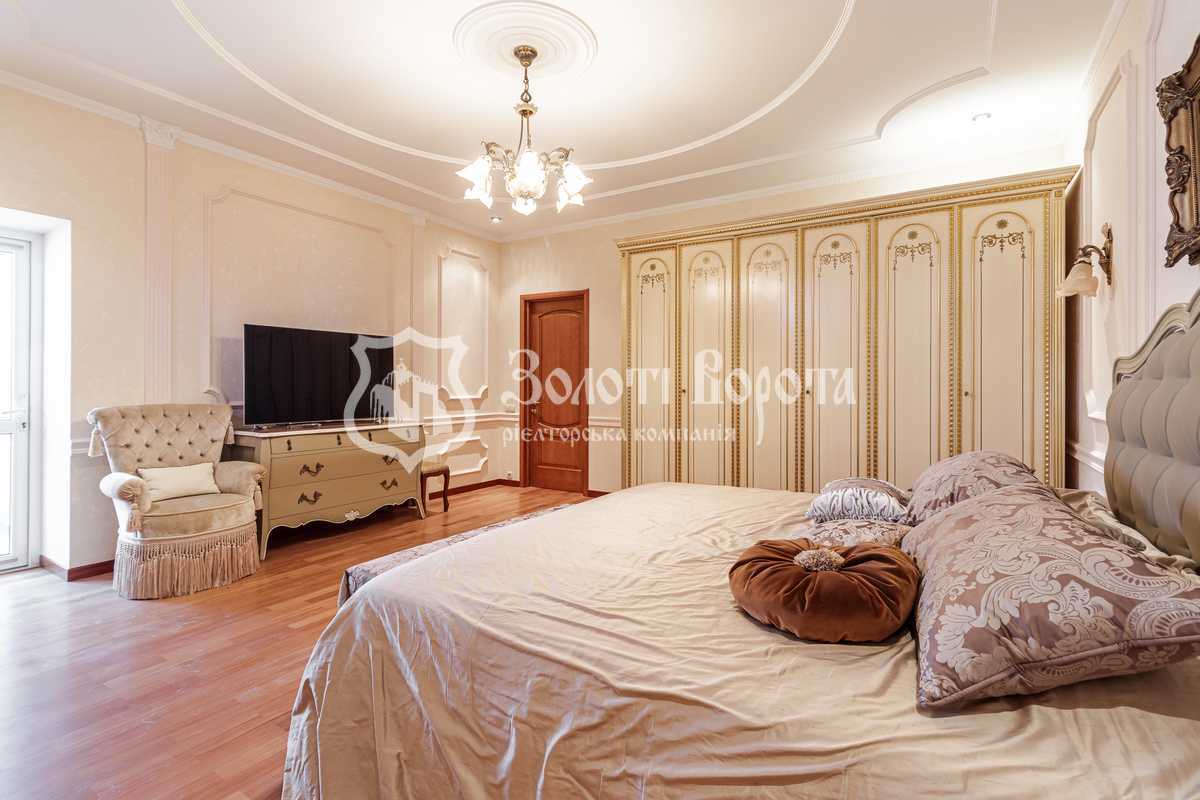 Продажа 4-комнатной квартиры 210 м², Старонаводницкая ул., 13