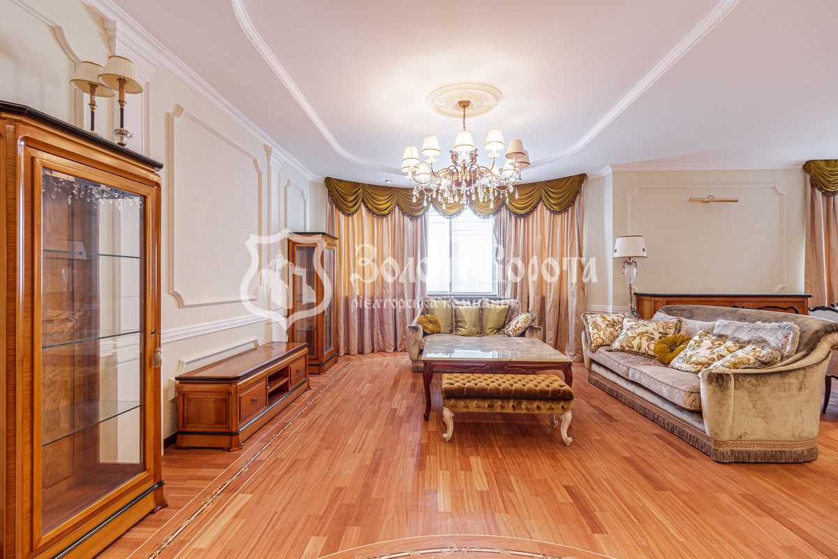 Продажа 4-комнатной квартиры 210 м², Старонаводницкая ул., 13