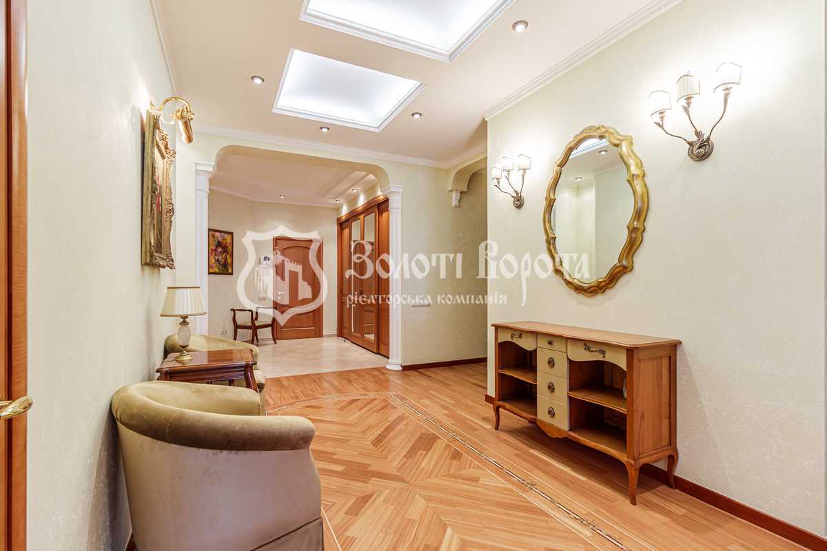 Продажа 4-комнатной квартиры 210 м², Старонаводницкая ул., 13