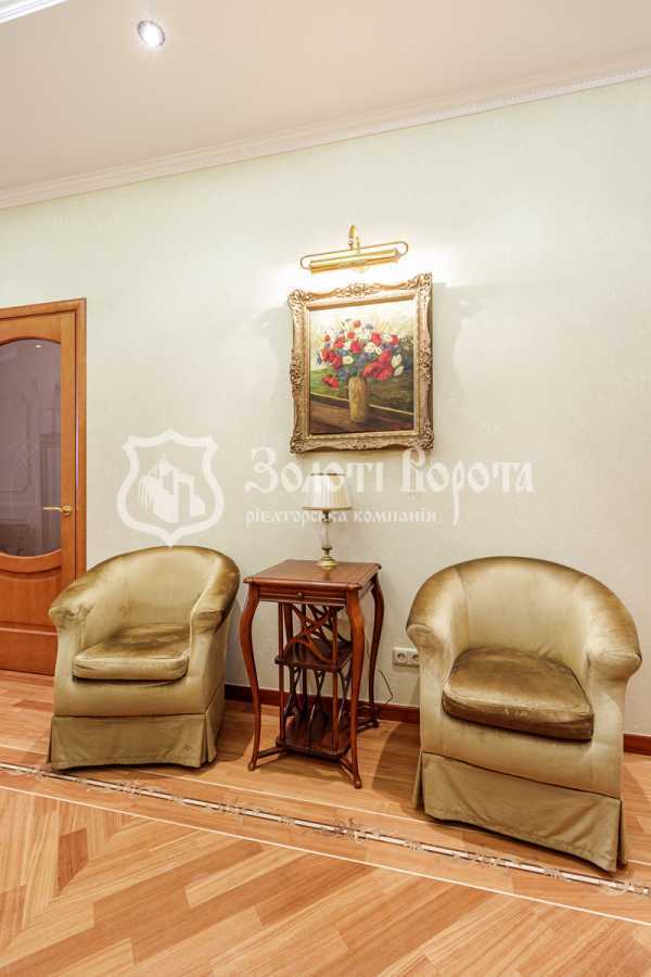 Продажа 4-комнатной квартиры 210 м², Старонаводницкая ул., 13