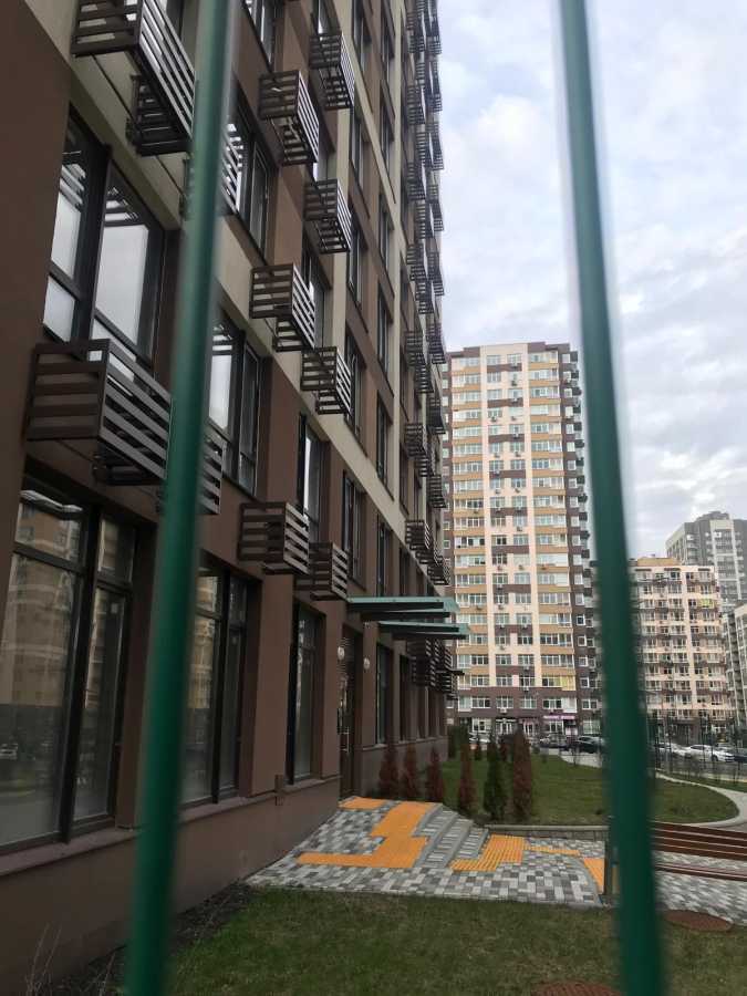 Продажа 2-комнатной квартиры 92 м², Александра Олеся ул., 2Б
