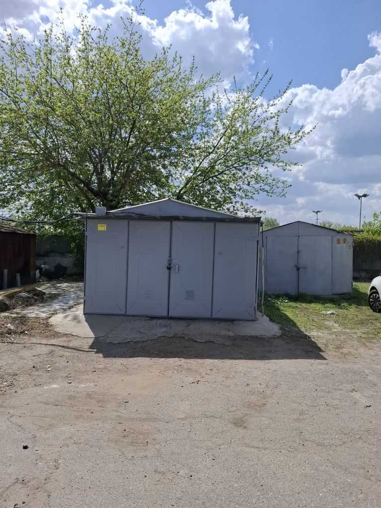 Оренда гаражів 56 м², Урлівська вул.