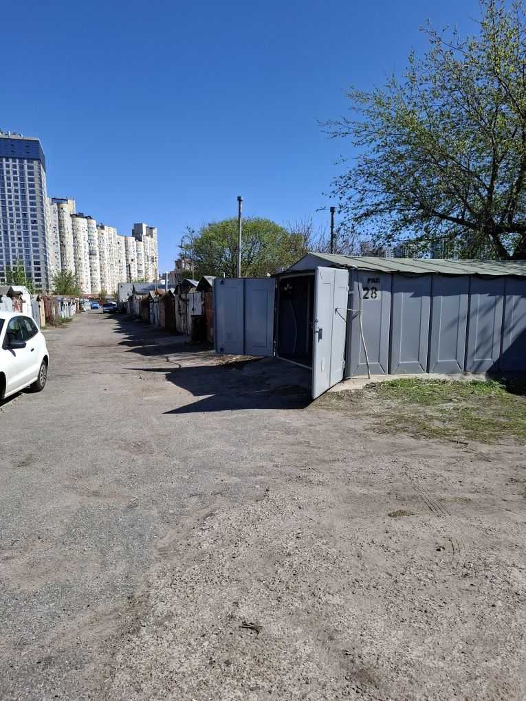 Оренда гаражів 56 м², Урлівська вул.