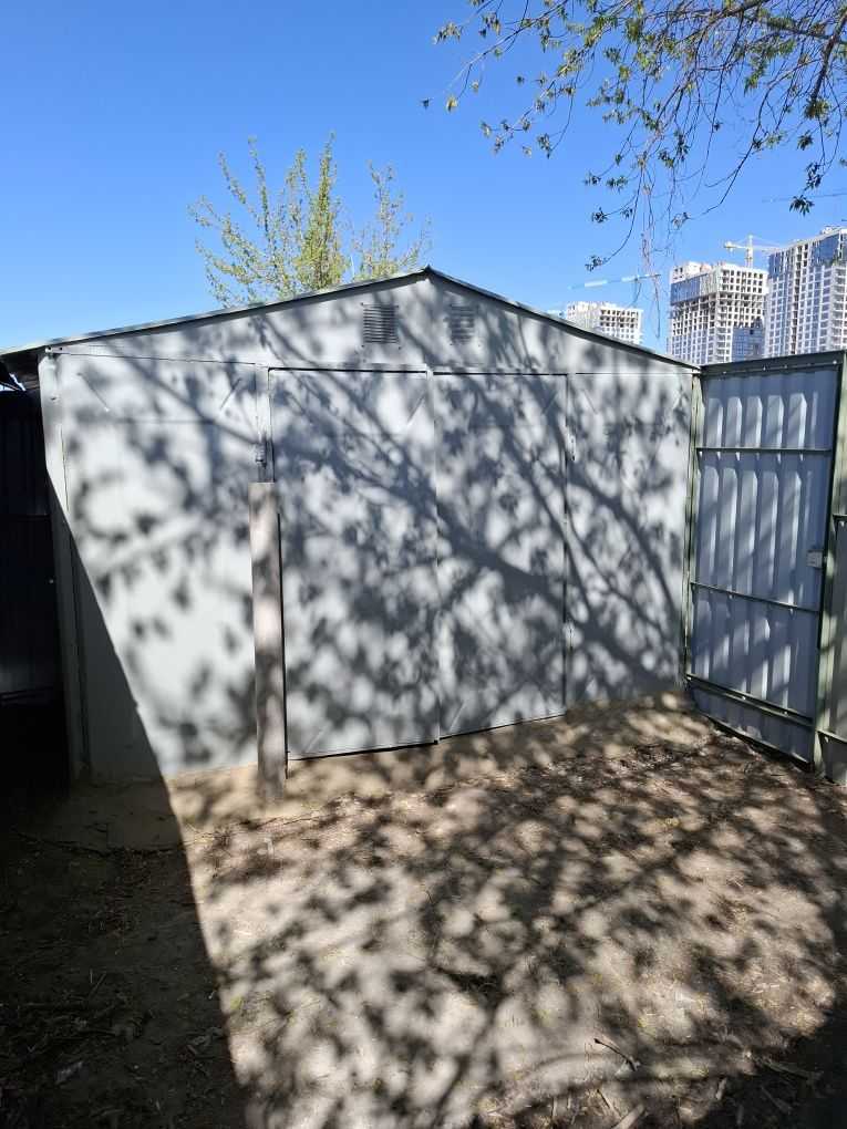 Оренда гаражів 56 м², Урлівська вул.