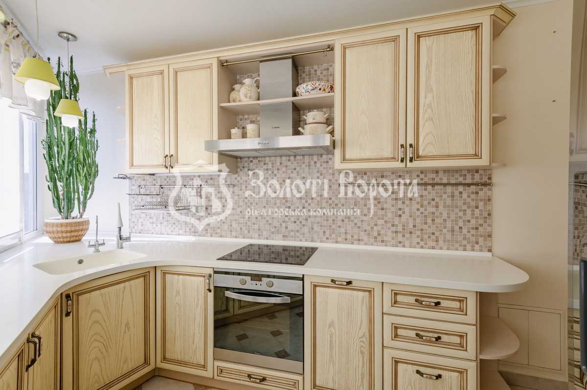 Продаж 3-кімнатної квартири 136.6 м², Саперно-Слобідська вул., 22