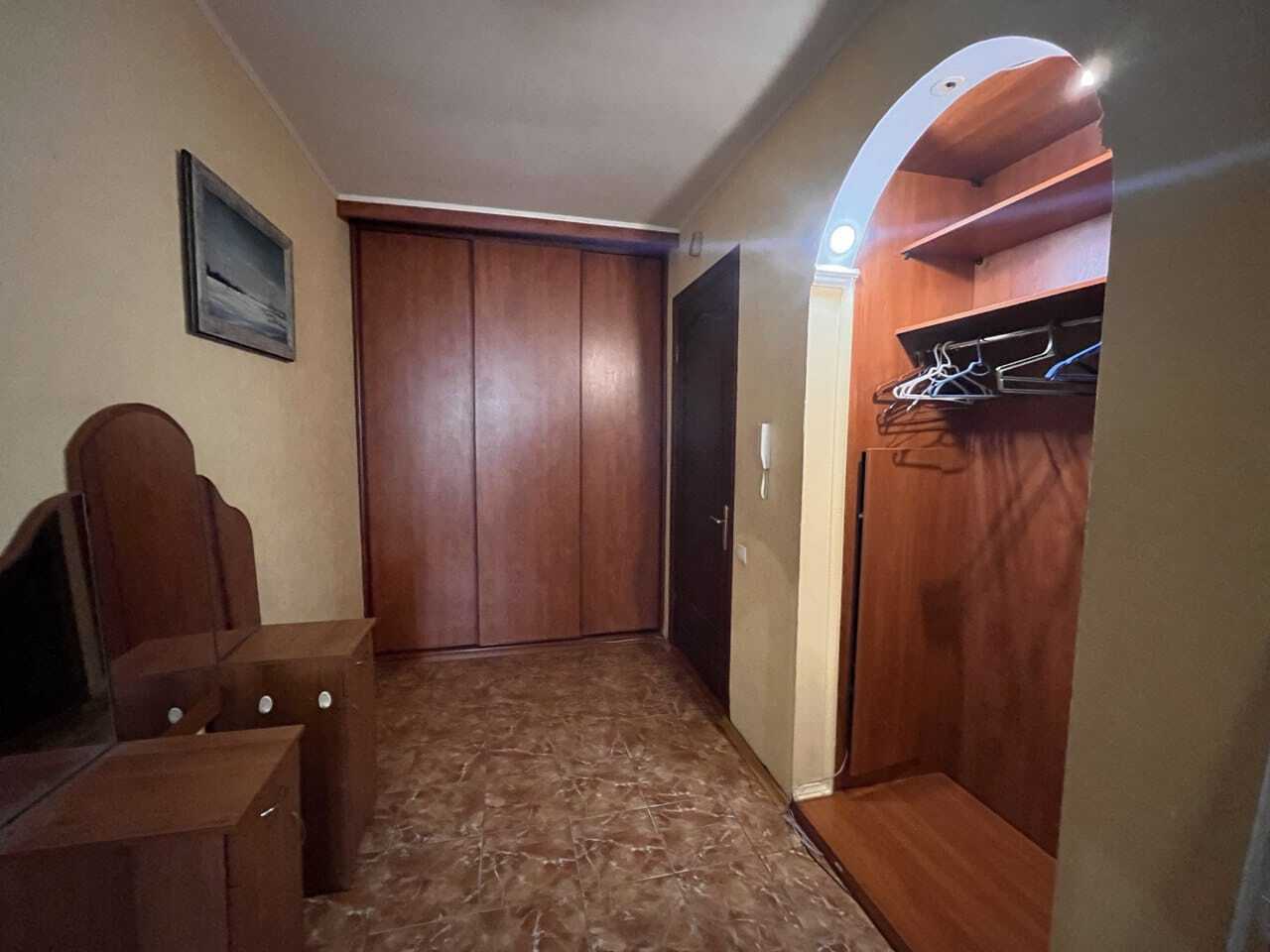 Продаж 2-кімнатної квартири 72 м², Межигірська вул.