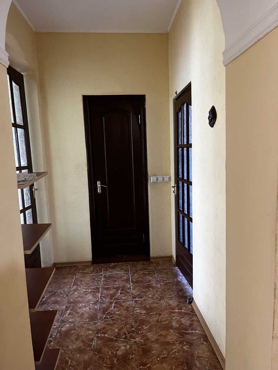 Продаж 2-кімнатної квартири 72 м², Межигірська вул.