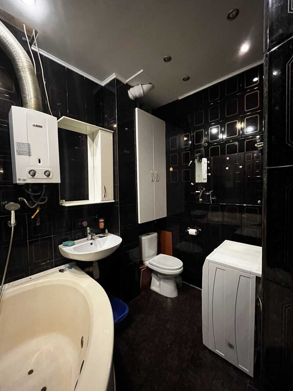 Продаж 2-кімнатної квартири 72 м², Межигірська вул.