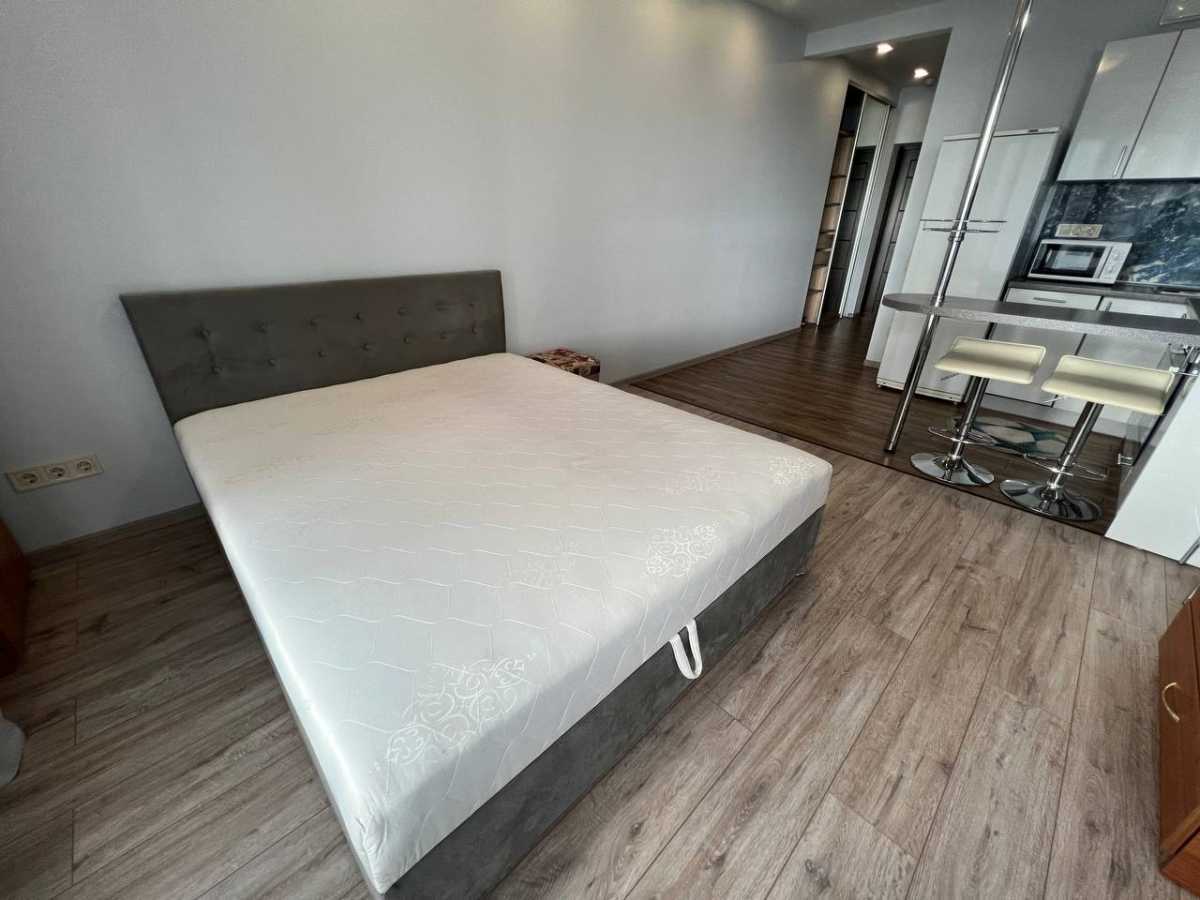 Оренда 1-кімнатної квартири 30 м², Зарічна вул., 3А