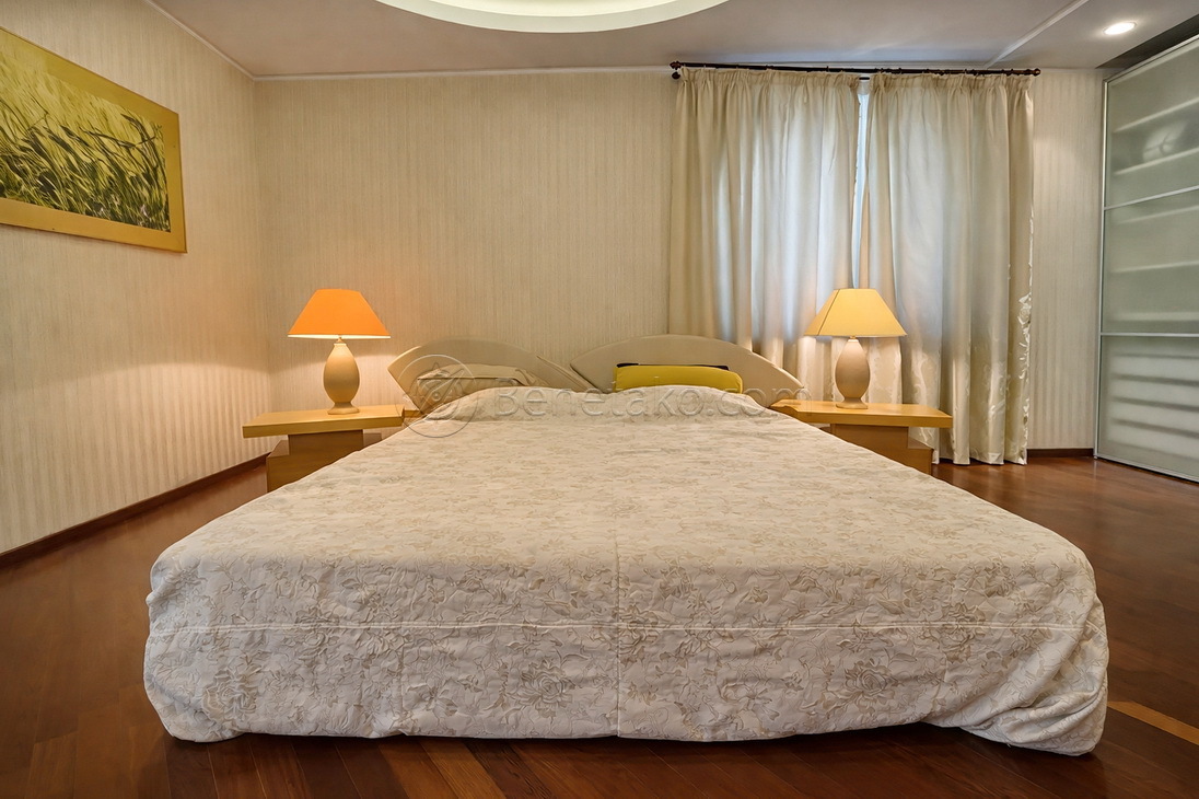 Продаж 4-кімнатної квартири 240 м², Шевченко просп., 33