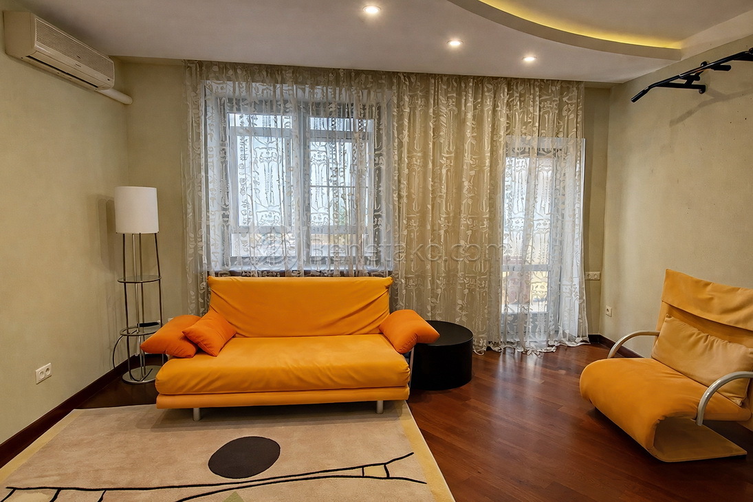 Продаж 4-кімнатної квартири 240 м², Шевченко просп., 33