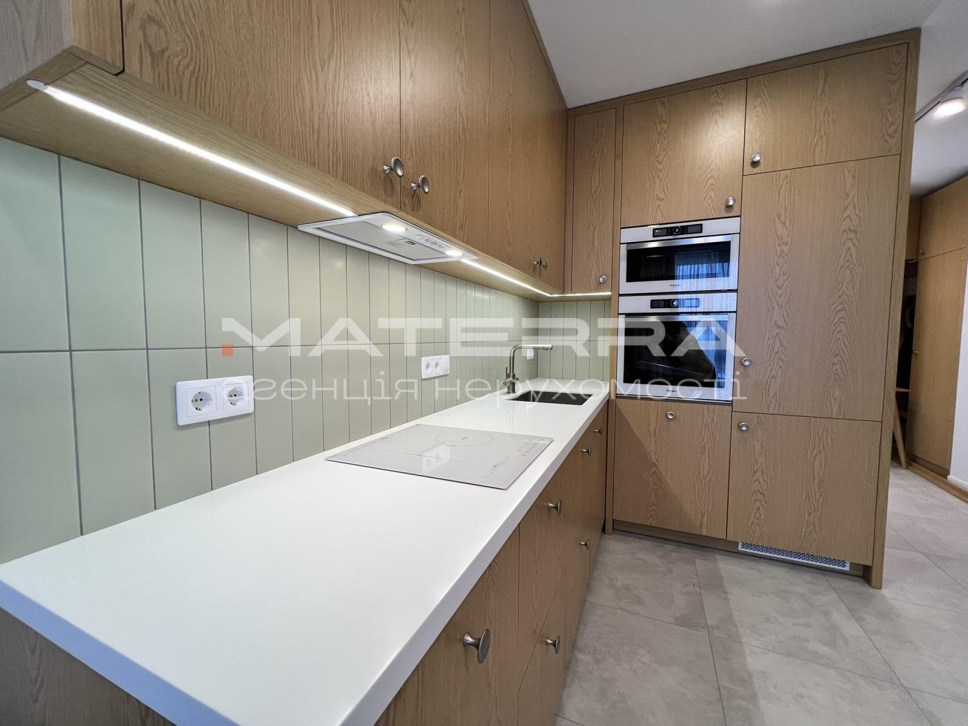 Продаж 1-кімнатної квартири 51.3 м², Солом'янська пл.