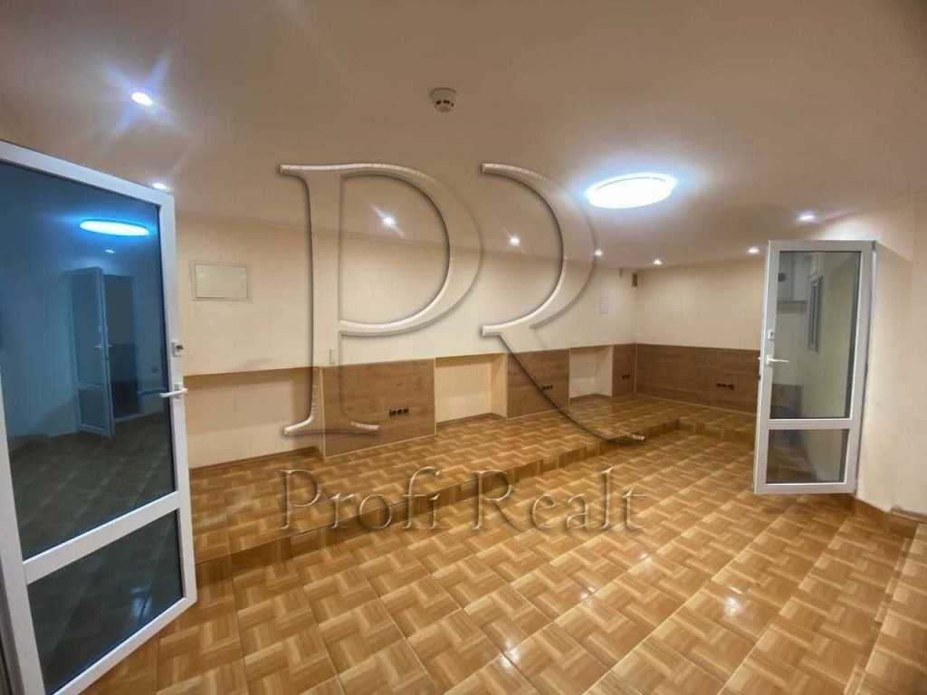 Продажа магазина 40 м², Почайнинская ул., 57/59