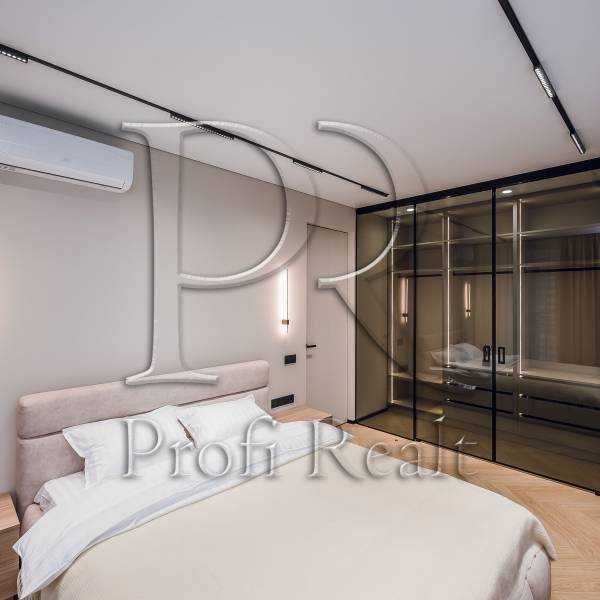 Продажа 2-комнатной квартиры 70 м², Александра Олеся ул., 5