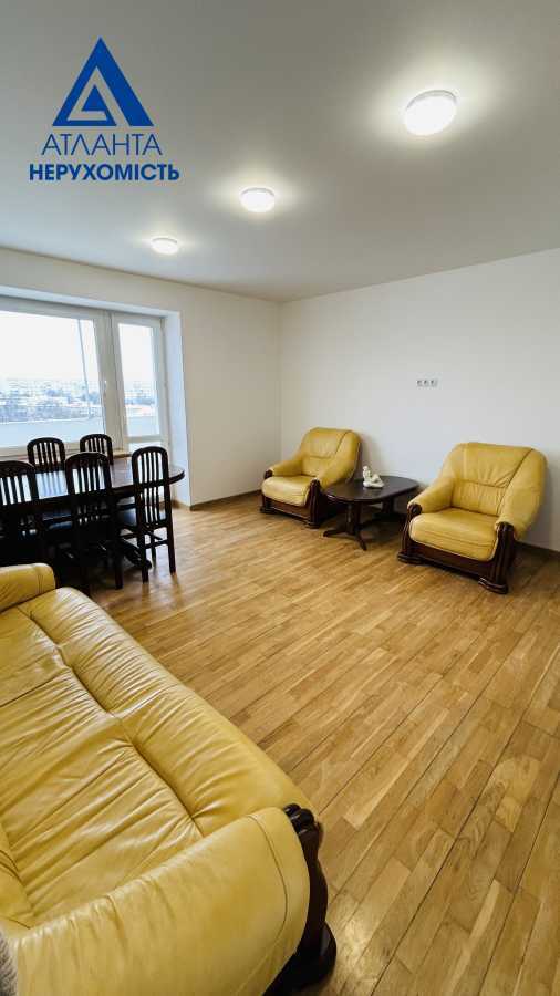 Продажа 4-комнатной квартиры 79 м², Соборности просп., 33