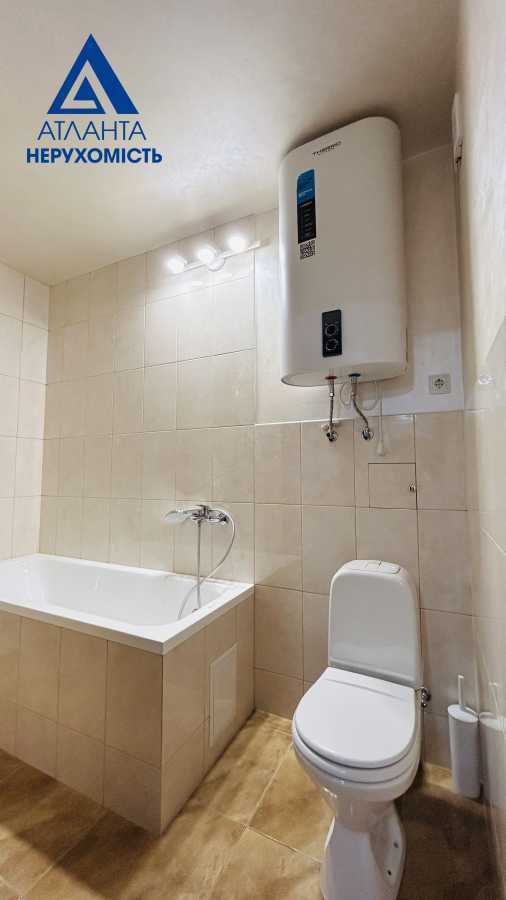 Продажа 4-комнатной квартиры 79 м², Соборности просп., 33