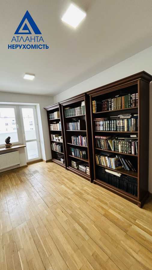 Продажа 4-комнатной квартиры 79 м², Соборности просп., 33