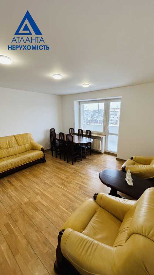 Продажа 4-комнатной квартиры 79 м², Соборности просп., 33