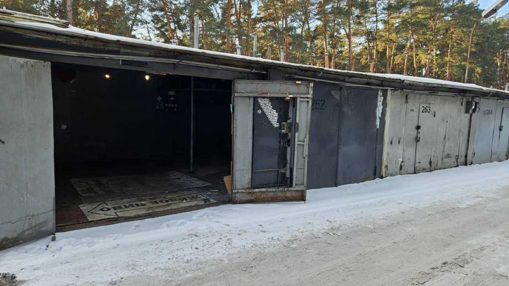 Оренда гаражів 37 м², Карельський пров.