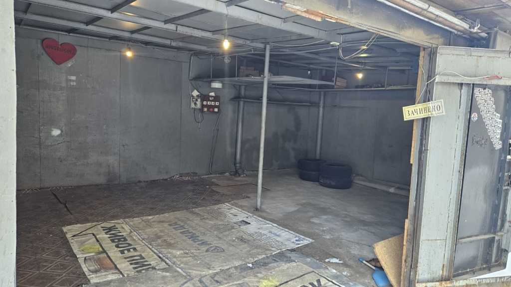 Оренда гаражів 37 м², Карельський пров.