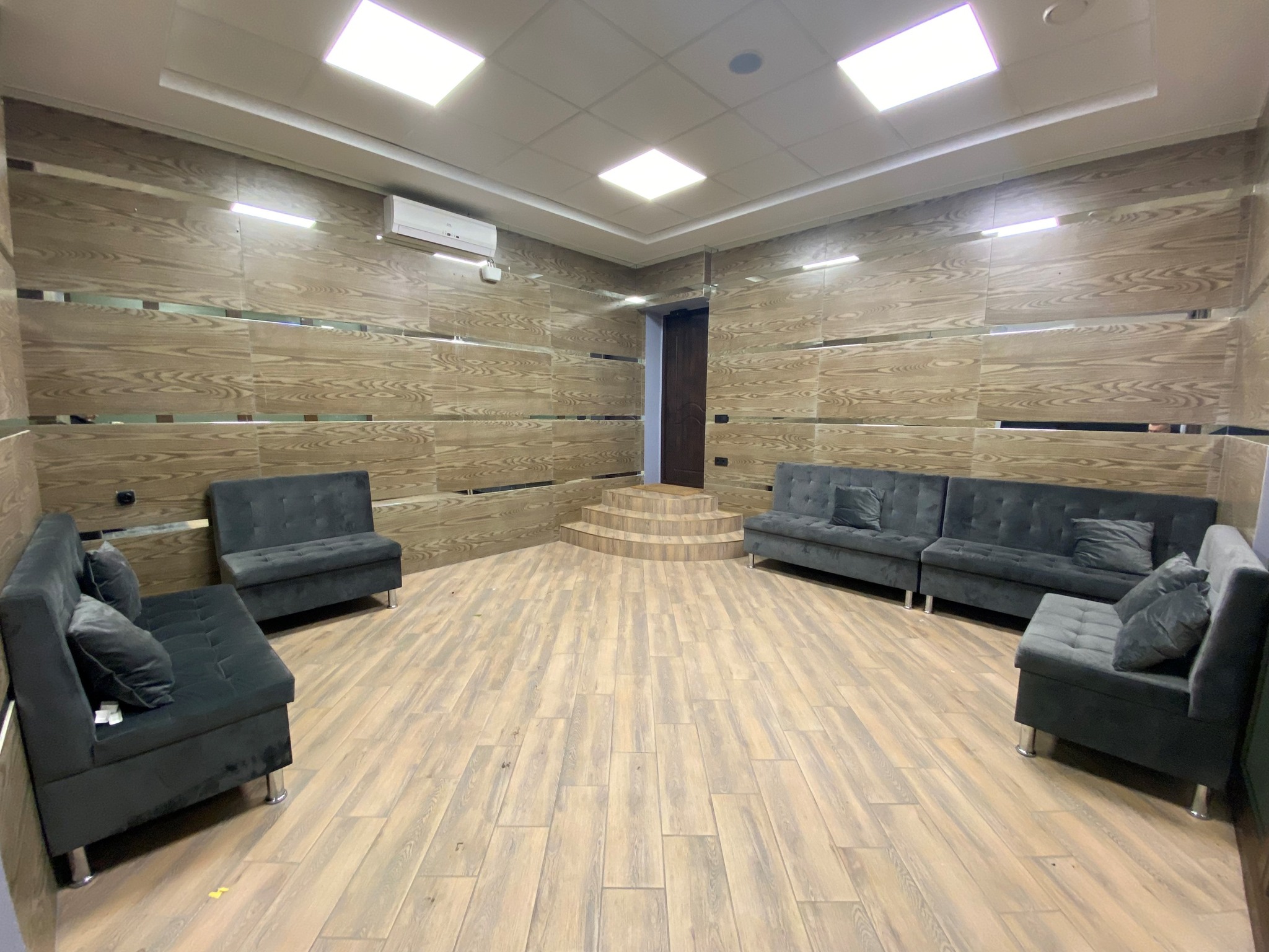Продаж приміщення вільного призначення 360 м², Гната Хоткевича вул., 12