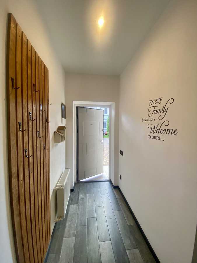 Продажа 3-комнатной квартиры 125 м², Ясная ул.