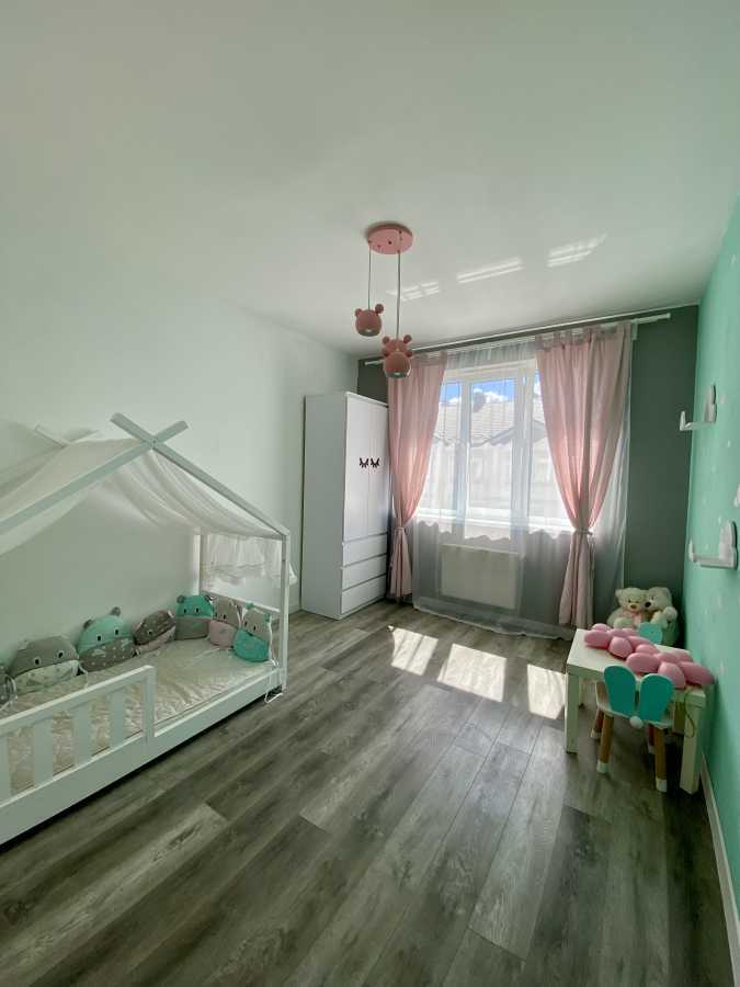 Продажа 3-комнатной квартиры 125 м², Ясная ул.