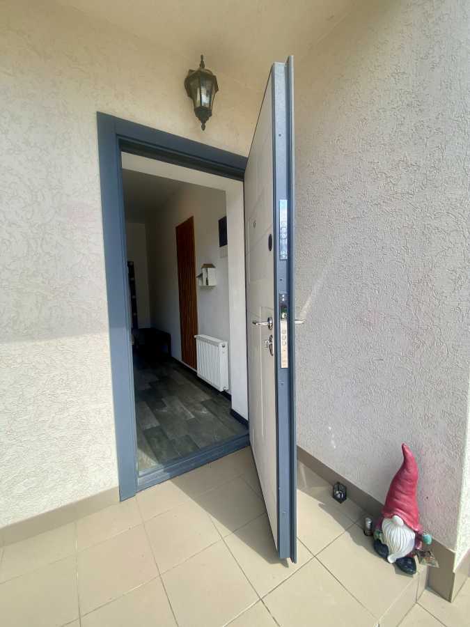 Продажа 3-комнатной квартиры 125 м², Ясная ул.