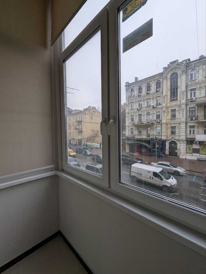 Оренда офісу 98 м², Шота Руставелі вул., 1