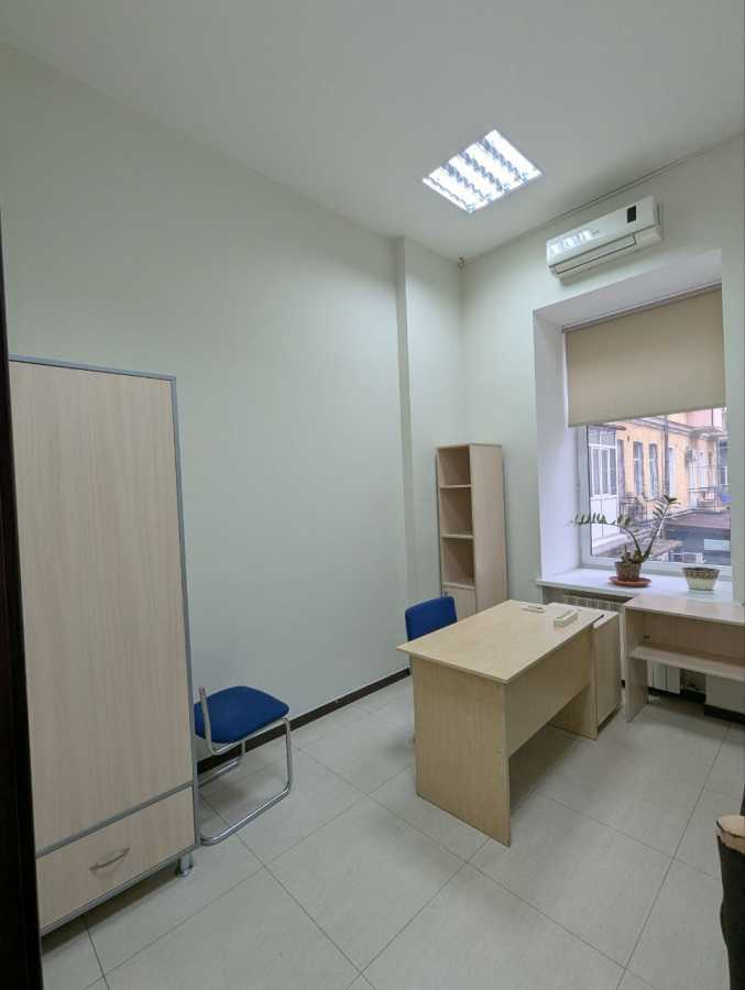 Оренда офісу 98 м², Шота Руставелі вул., 1