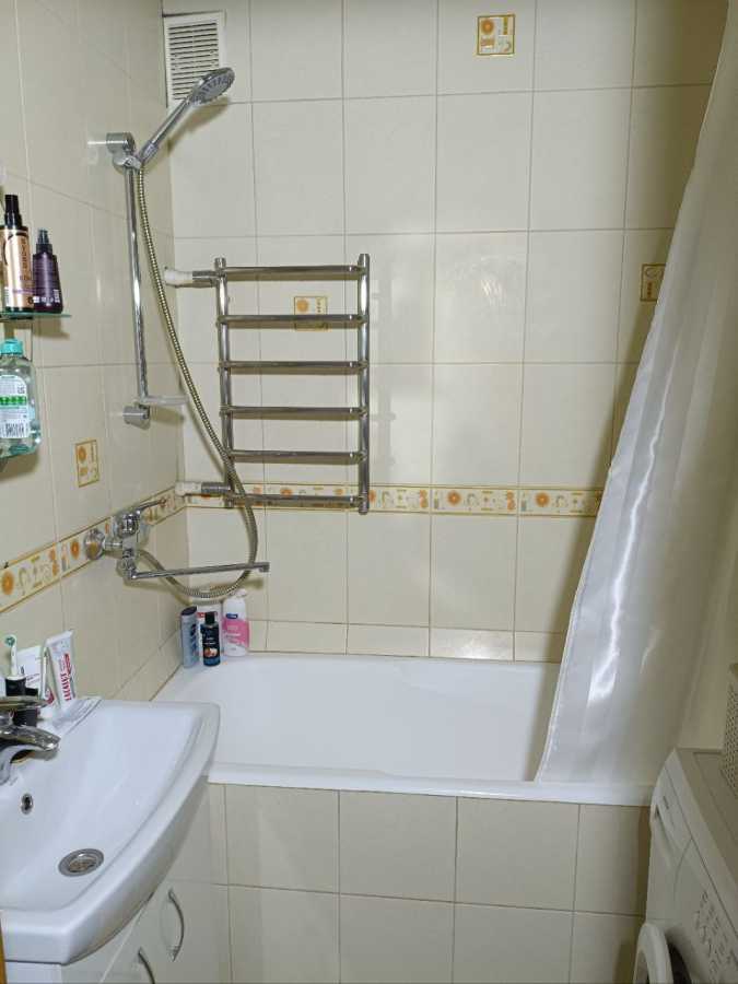 Продаж 2-кімнатної квартири 90 м², Миколи Голего вул., 5