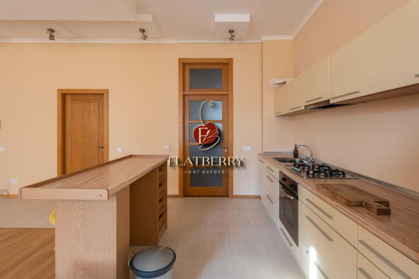Продажа 3-комнатной квартиры 100 м², Лютеранская ул., 27/29