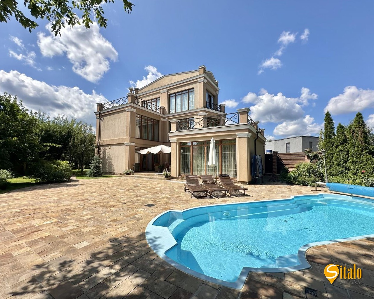 Аренда дома 390 м²