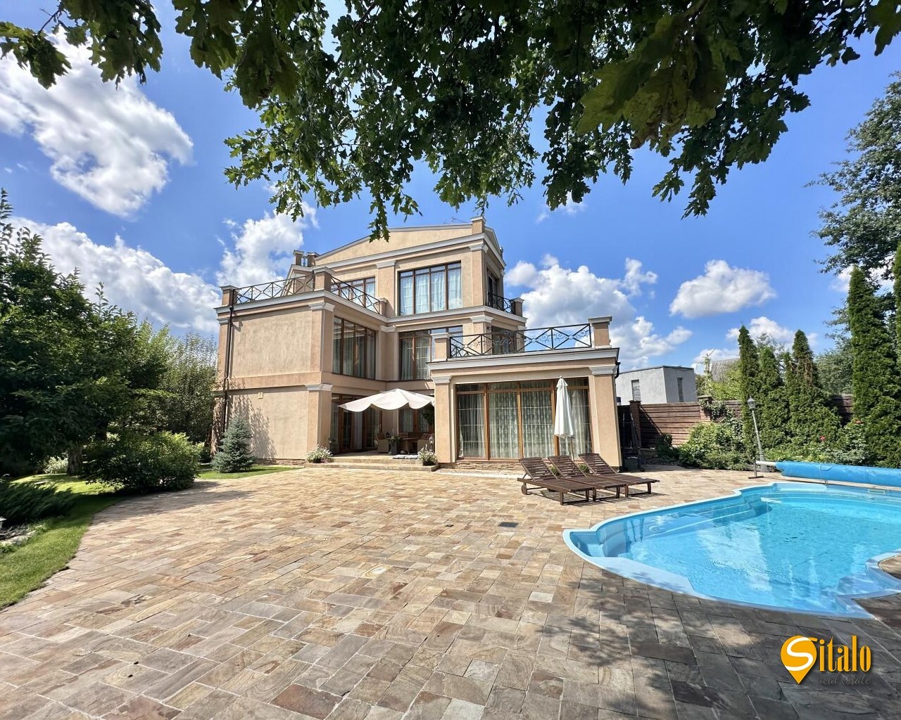 Аренда дома 390 м²