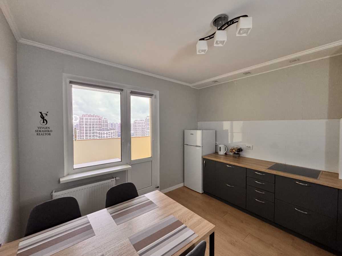 Оренда 1-кімнатної квартири 55 м², Сергія Данченка вул., 3