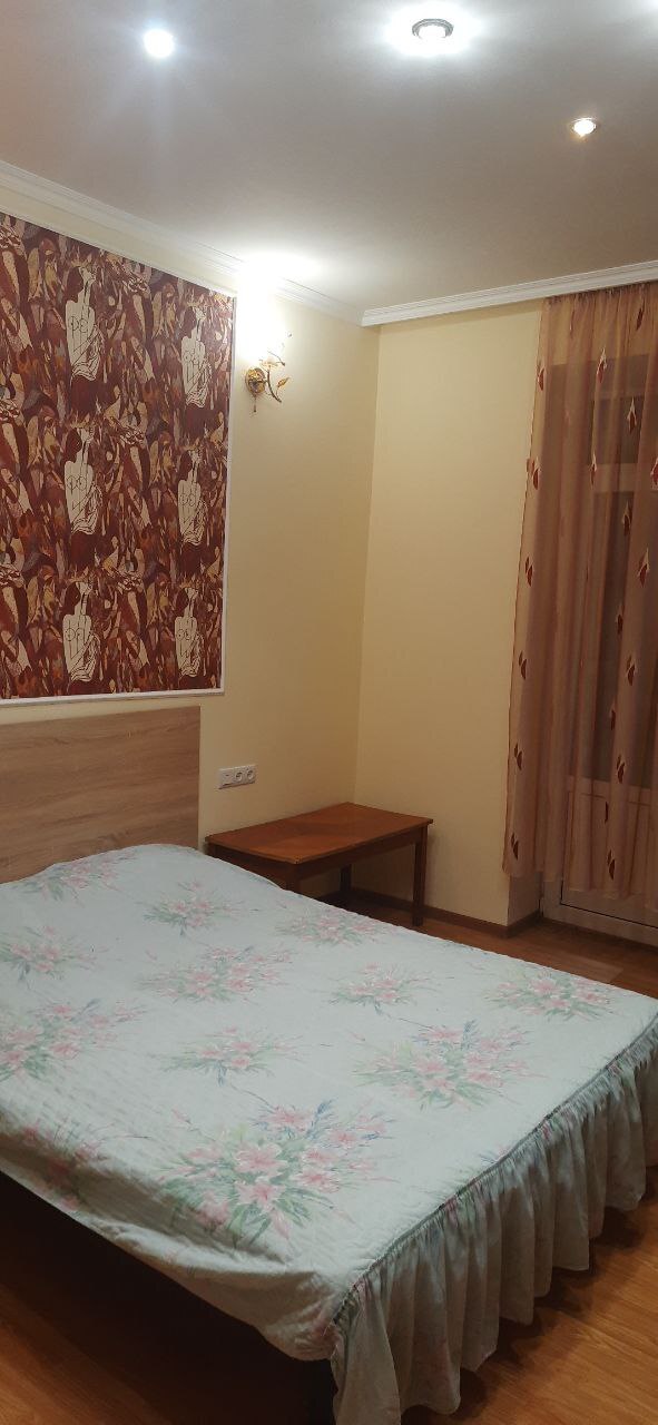 Продаж 2-кімнатної квартири 57 м², Криворізька вул., 16А