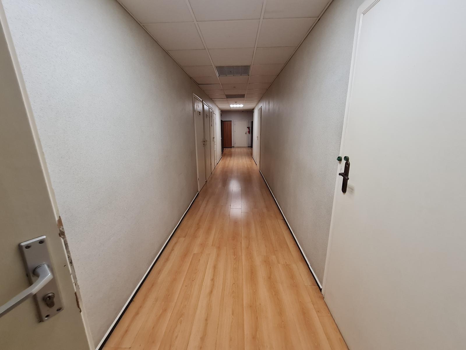 Аренда офиса 21.5 м², Кирилловская ул., 160/20