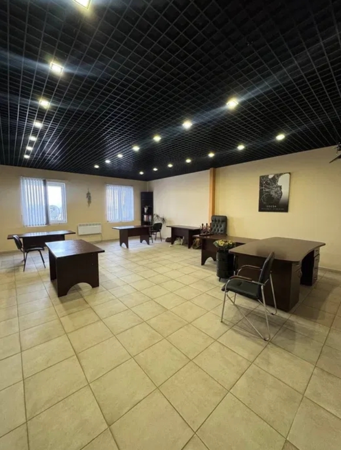 Оренда офісу 585 м², Мельницька вул.