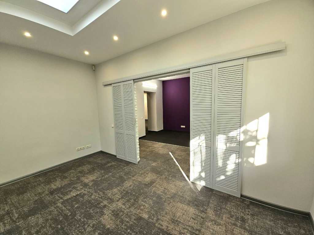 Оренда офісу 80 м², Шовковична вул., 7А