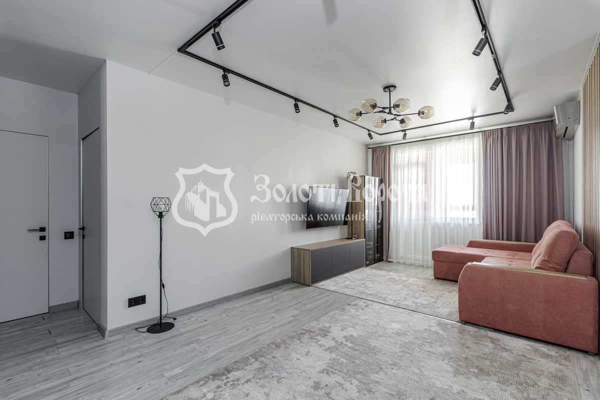 Продаж 3-кімнатної квартири 92.2 м², Павла Чубинського, 8б