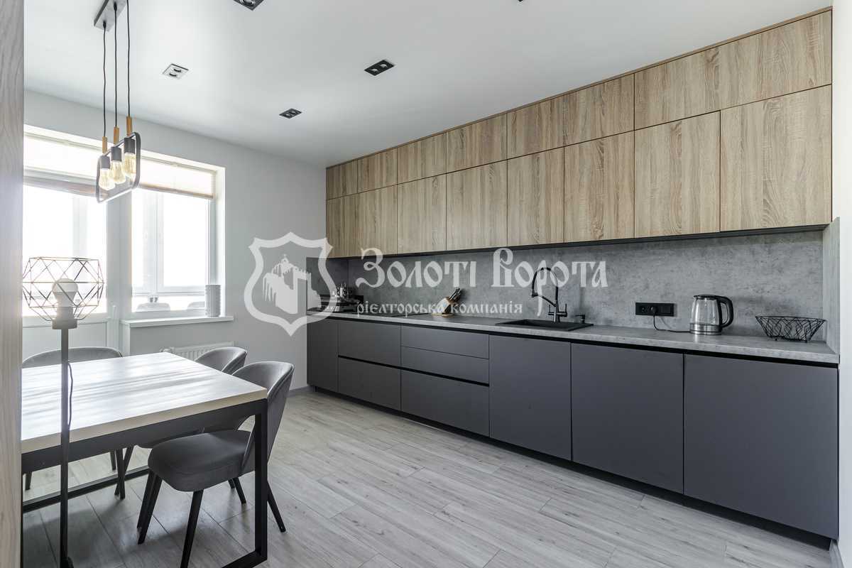 Продаж 3-кімнатної квартири 92.2 м², Павла Чубинського, 8б