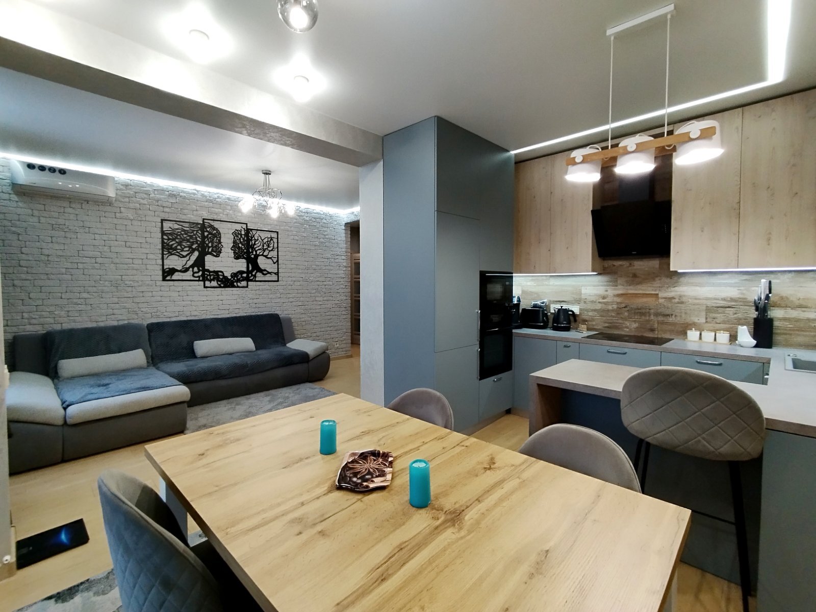 Продажа 3-комнатной квартиры 80 м², Университетская ул.