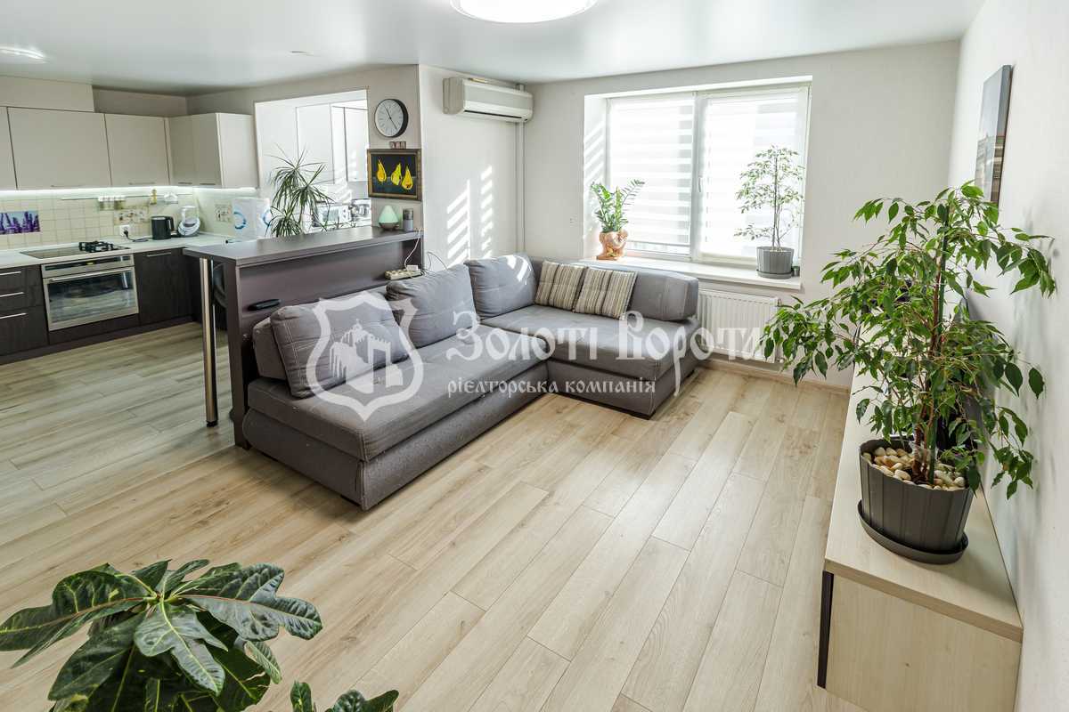 Продаж 4-кімнатної квартири 97.9 м², Жулянська вул., 1Б