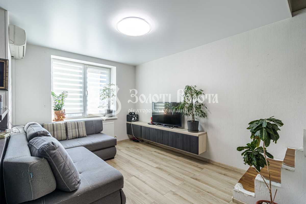 Продаж 4-кімнатної квартири 97.9 м², Жулянська вул., 1Б