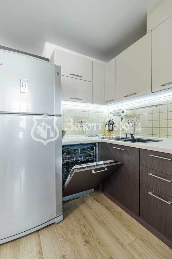 Продаж 4-кімнатної квартири 97.9 м², Жулянська вул., 1Б